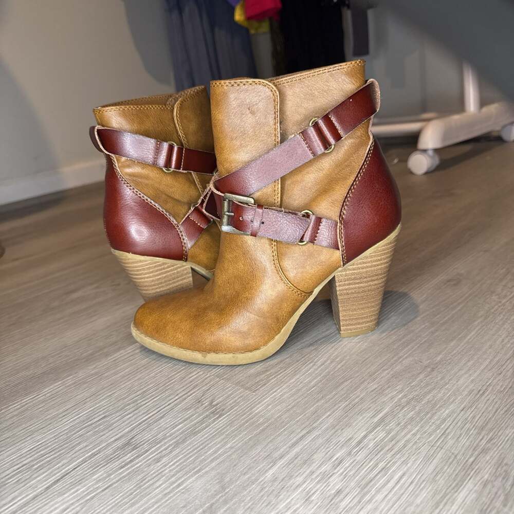 American eagle Tan‎ & Brown Ankle Strap Block Heel Boots - Size 7